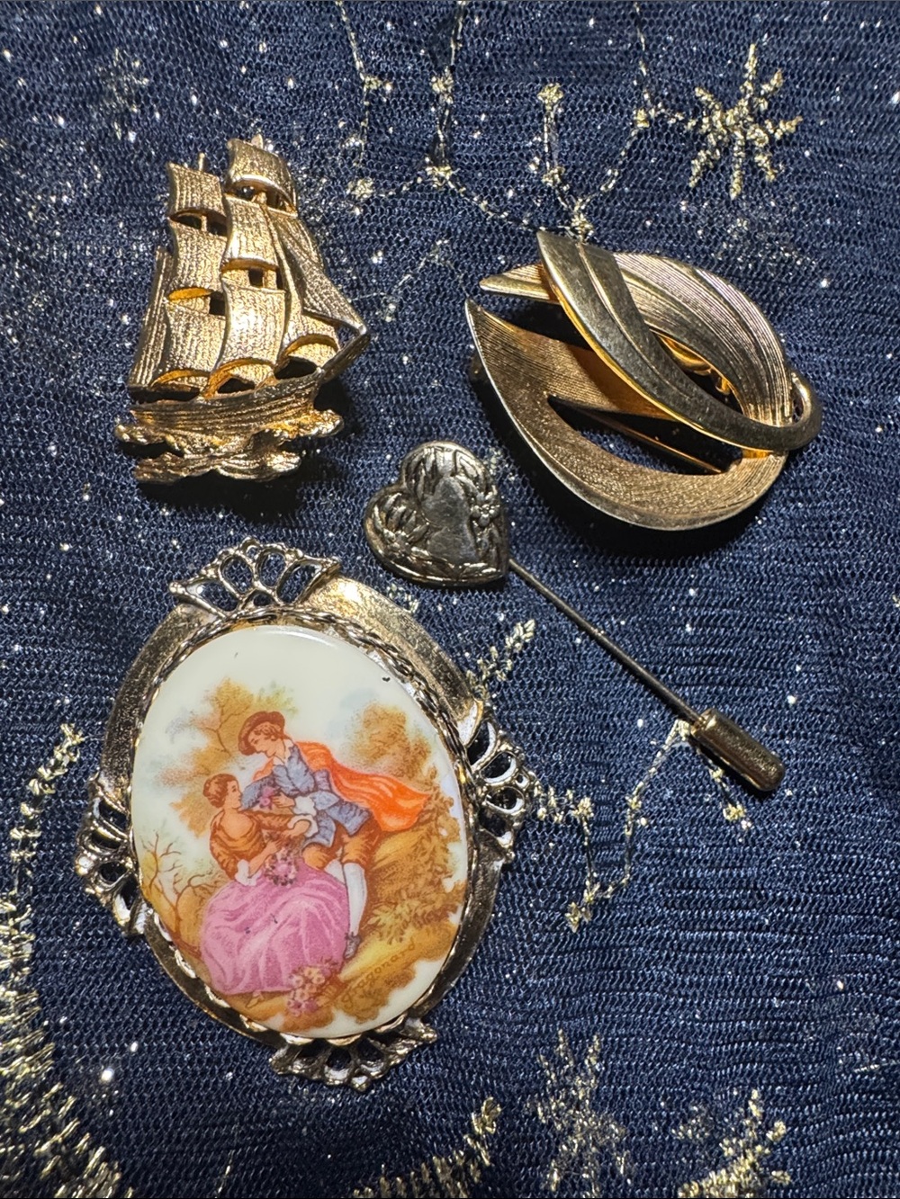 Vintage Gold-Tone Cameo Brooch Pin with Romantic Brooches, Spanish Ship jewelry